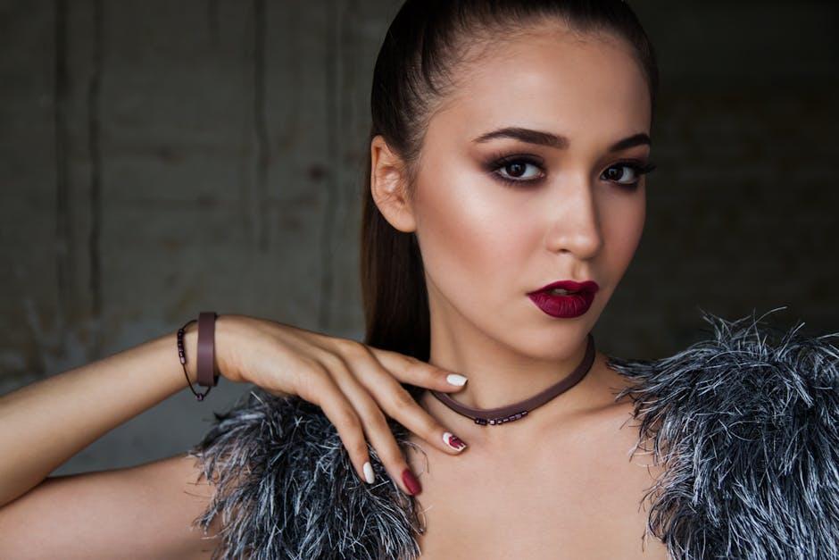 Balancing Bold Lips ⁢with Subtle Eye ‌Makeup