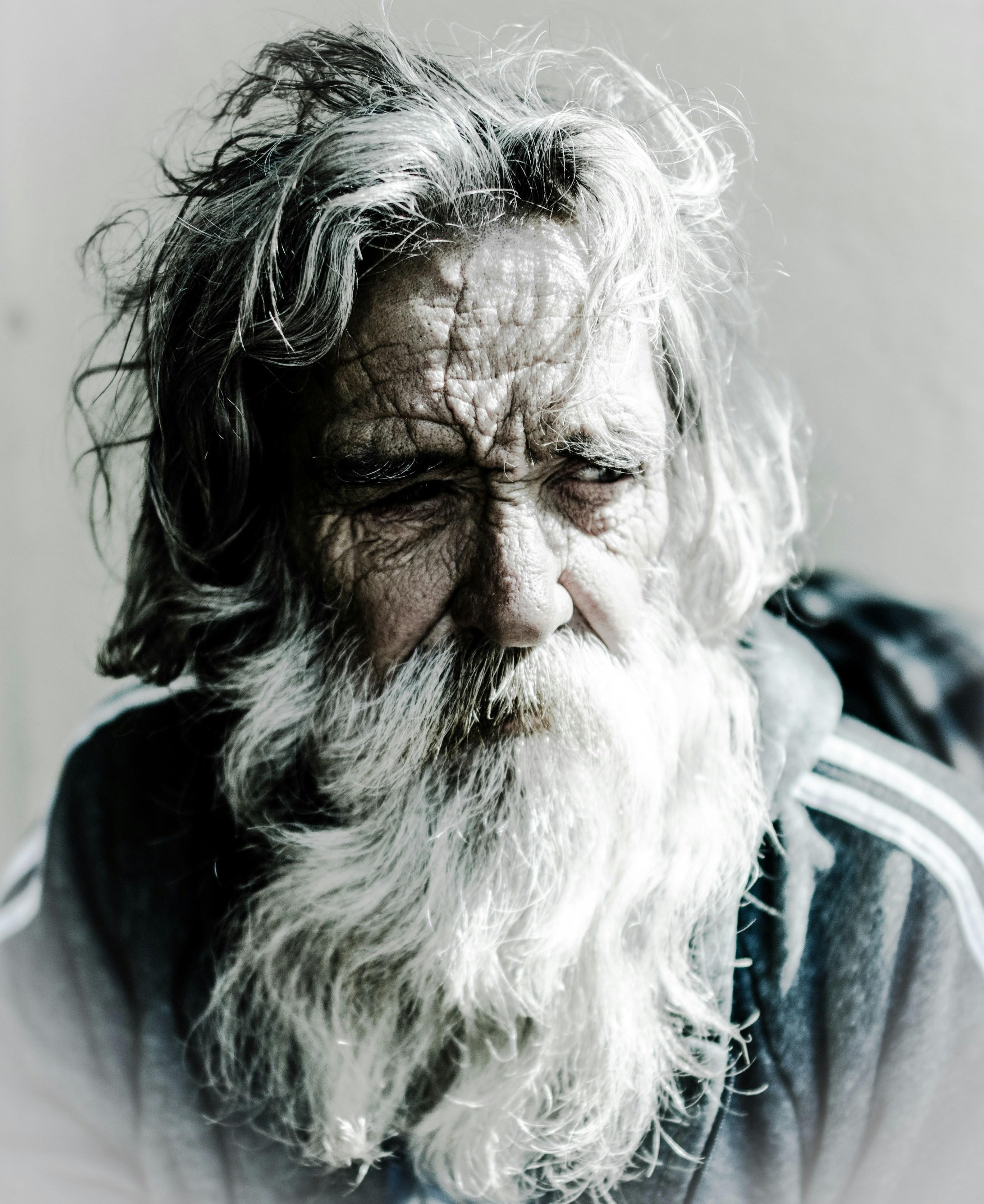 Embracing the Silver:⁢ A​ Cultural Shift in Beauty‌ Standards