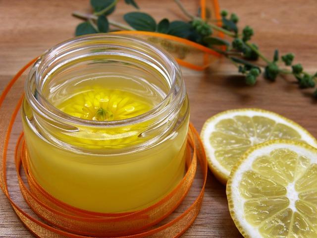 Jojoba Oil: ⁢Balancing ‍and⁤ Nourishing for‌ a Healthy Scalp