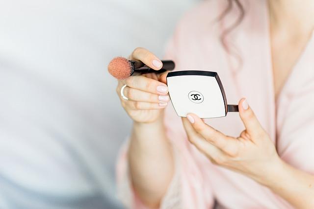 Empowering ⁤Your Unique Style: Tips for Personalizing Bold Makeup Trends