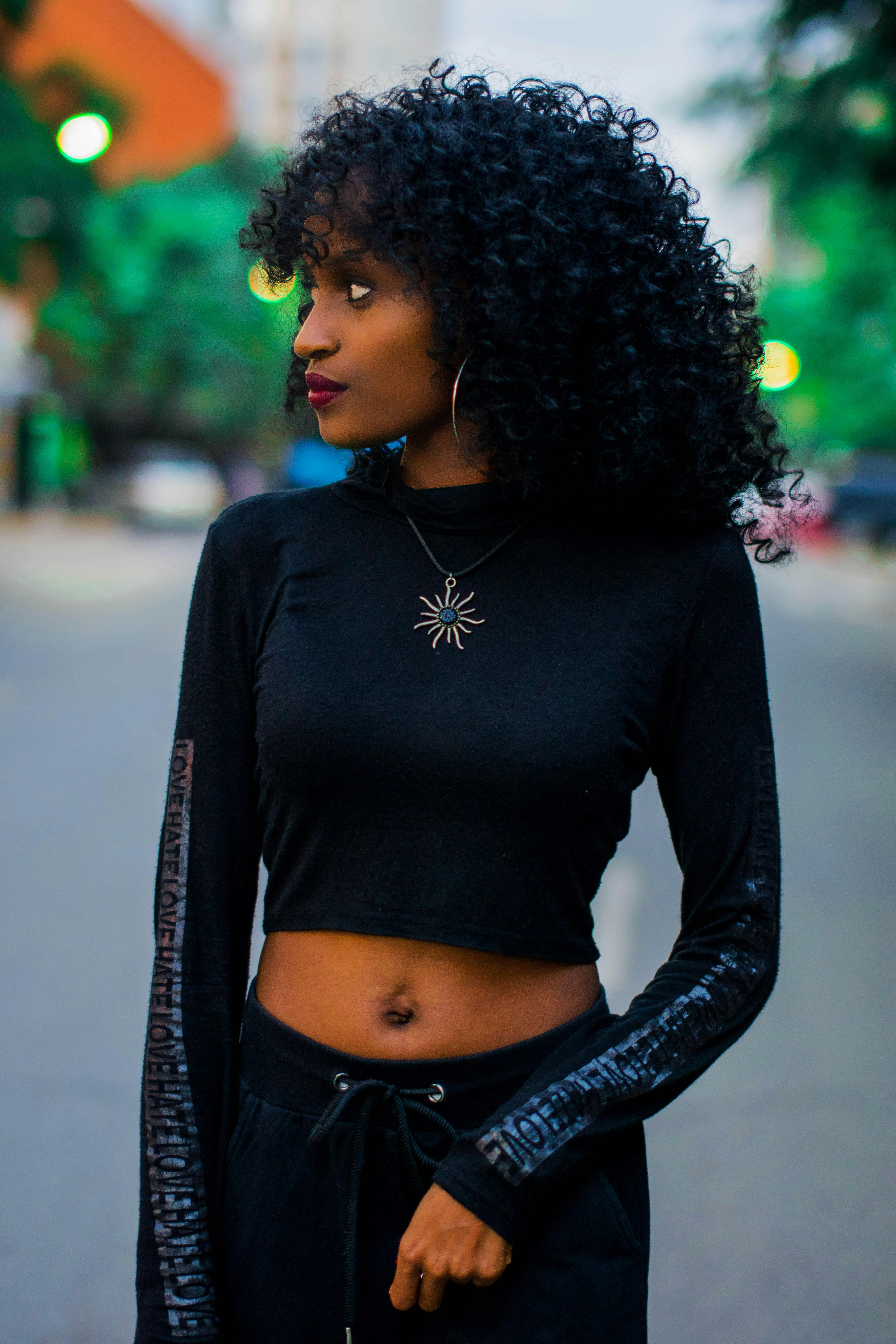 How to Maintain Curly Hair Without Frizz