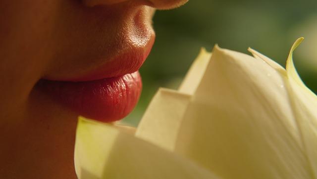 How to Choose the Right Lip Color for Your Skin Tone
