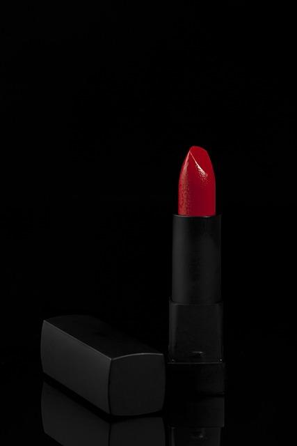 Best long-wear lipsticks for a full-day event