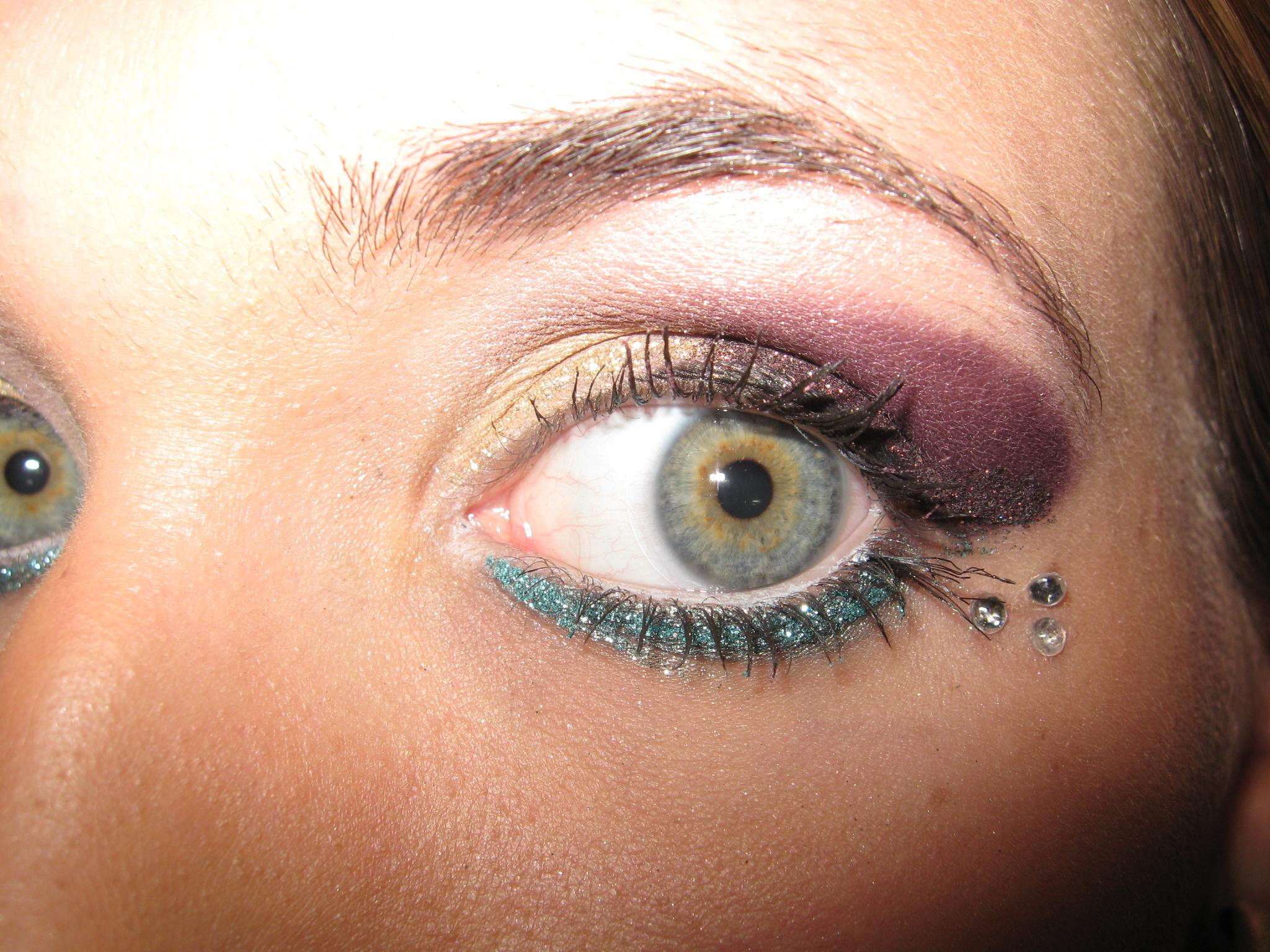 How to make glitter eyeshadow work for daytime looks